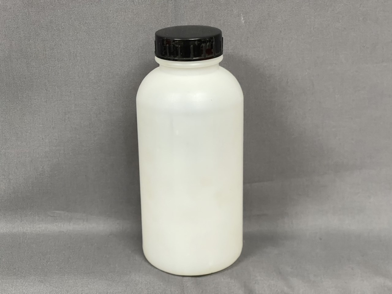 E-16 中口瓶 500cc(附內塞) 