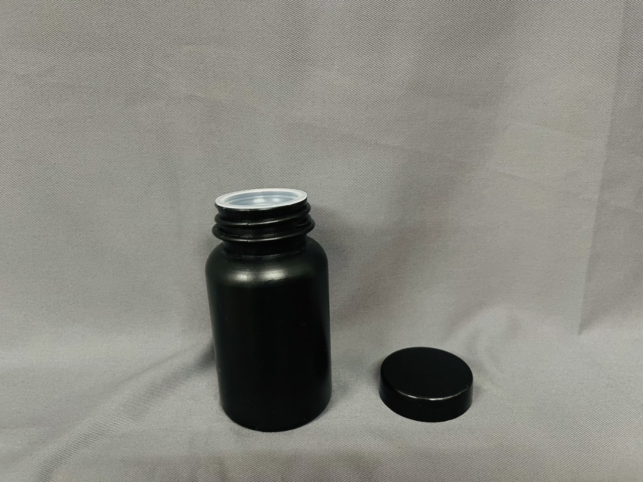 D-01-2廣口黑色瓶250cc(附內塞)