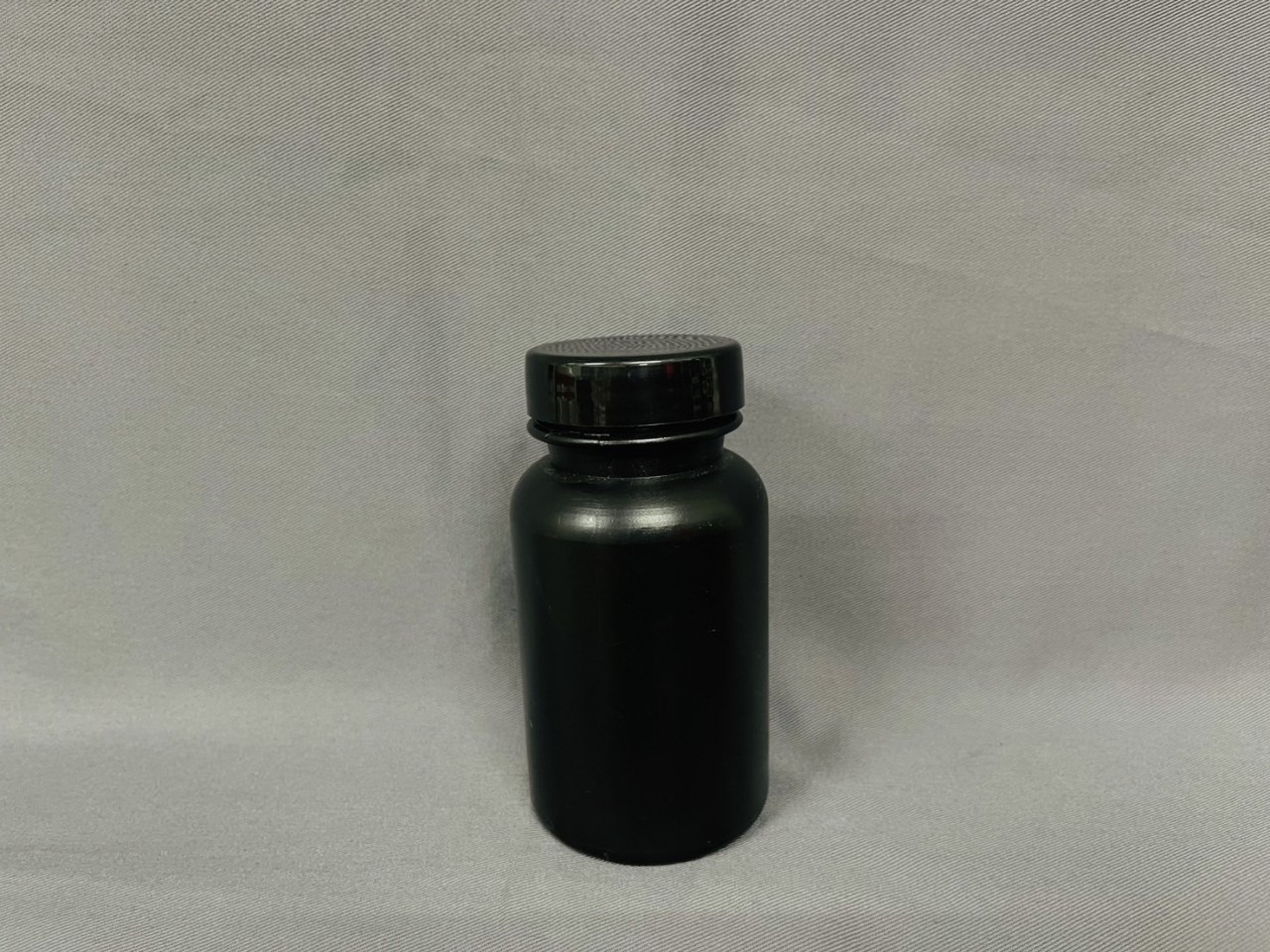 D-01-2廣口黑色瓶250cc(附內塞)
