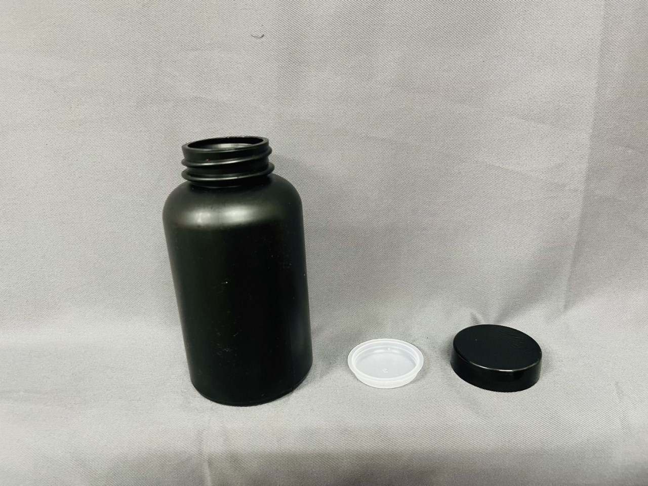 D-02-2廣口黑色瓶500cc(附內塞)