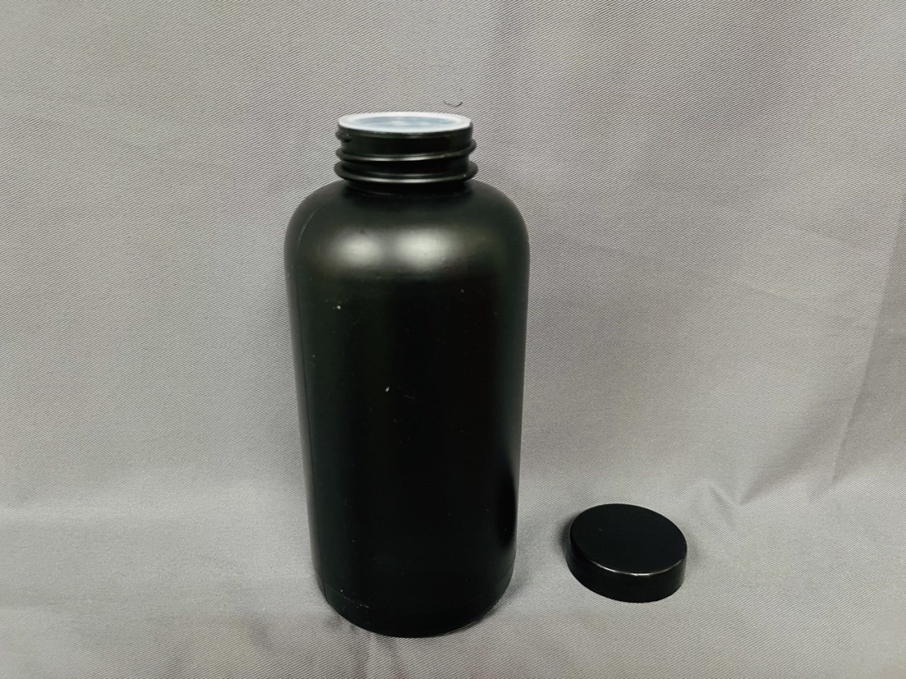 D-03-2廣口黑色瓶1,000cc(附內塞)  