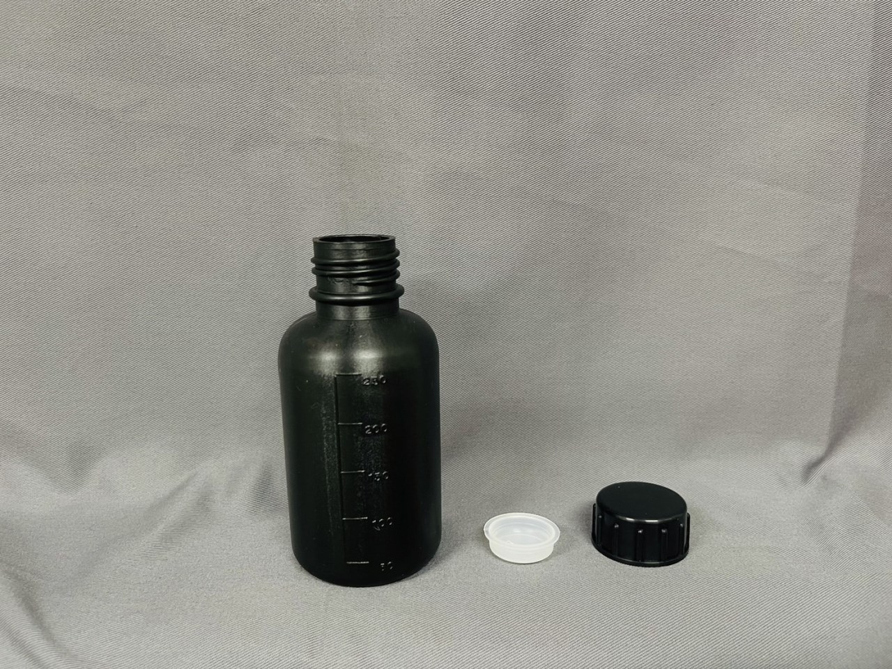 F-01-2細口黑色瓶250cc(附內塞) 
