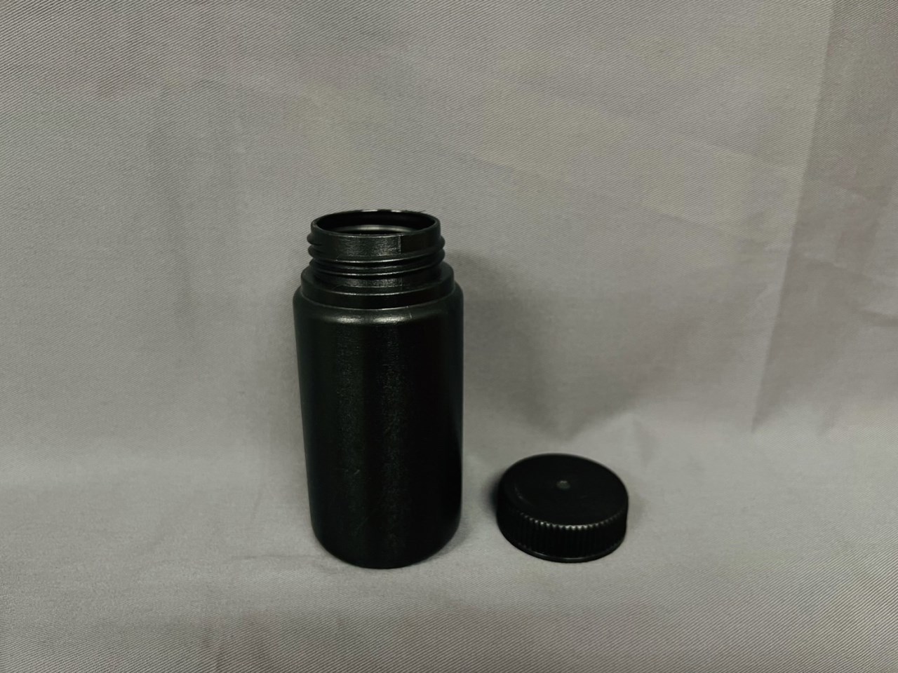 D-04-2廣口黑色瓶250cc (無內塞)