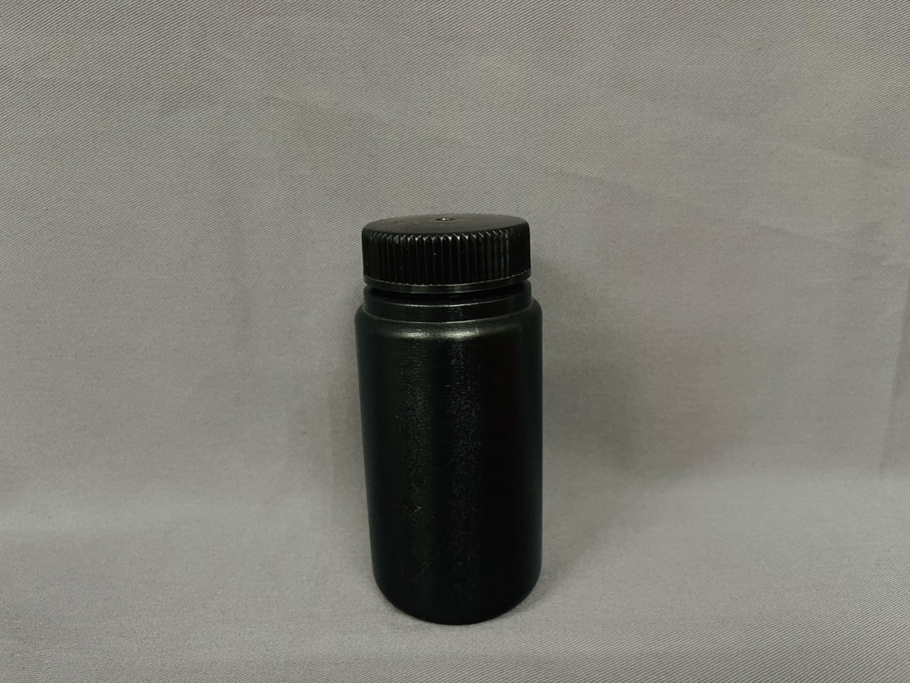 D-04-2廣口黑色瓶250cc (無內塞)