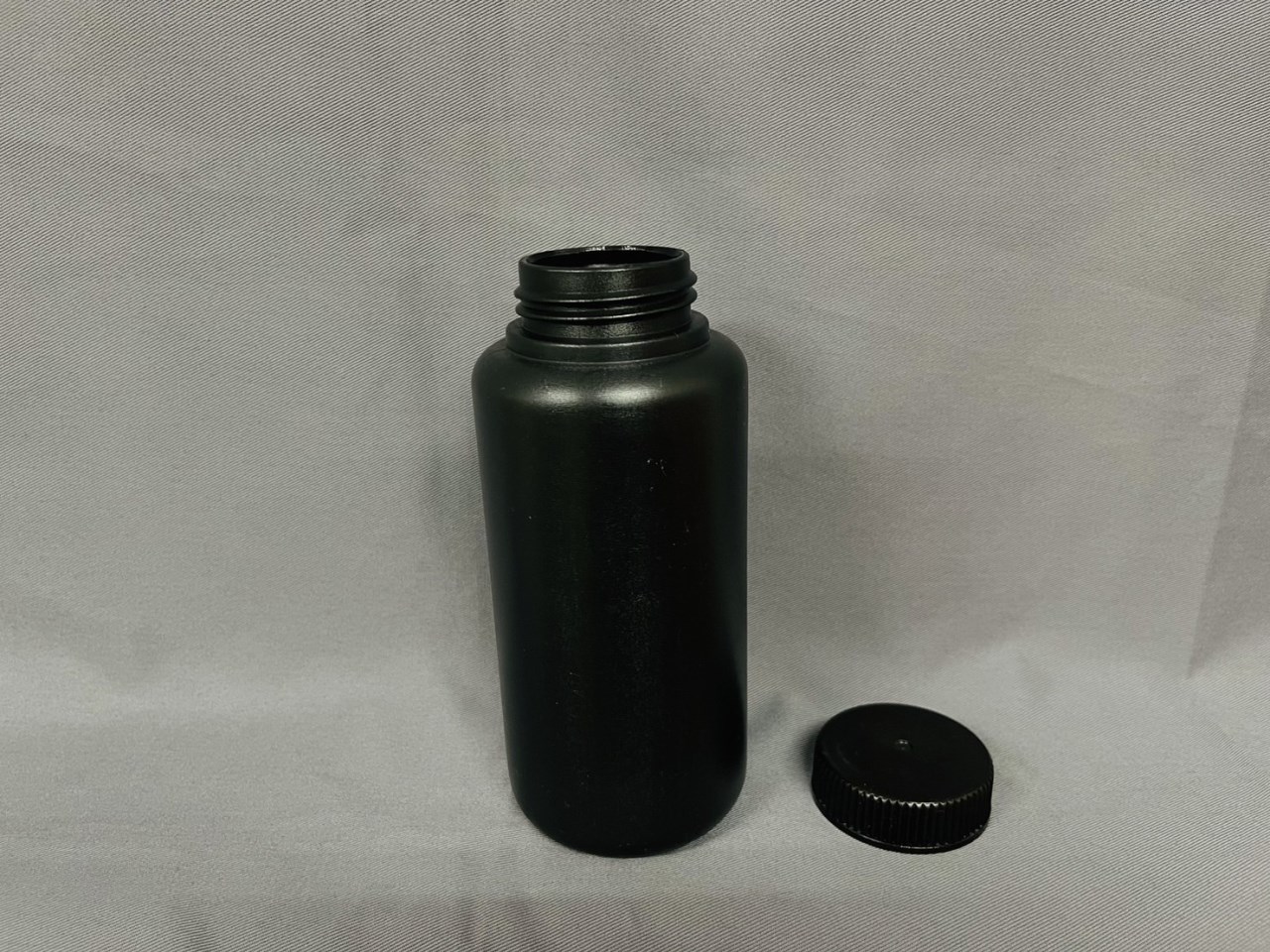 D-05-2廣口黑色瓶500cc (無內塞)