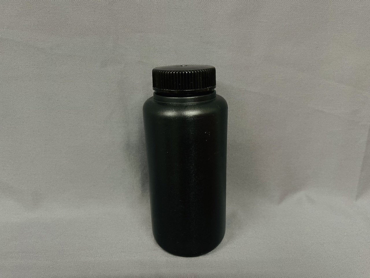 D-05-2廣口黑色瓶500cc (無內塞)