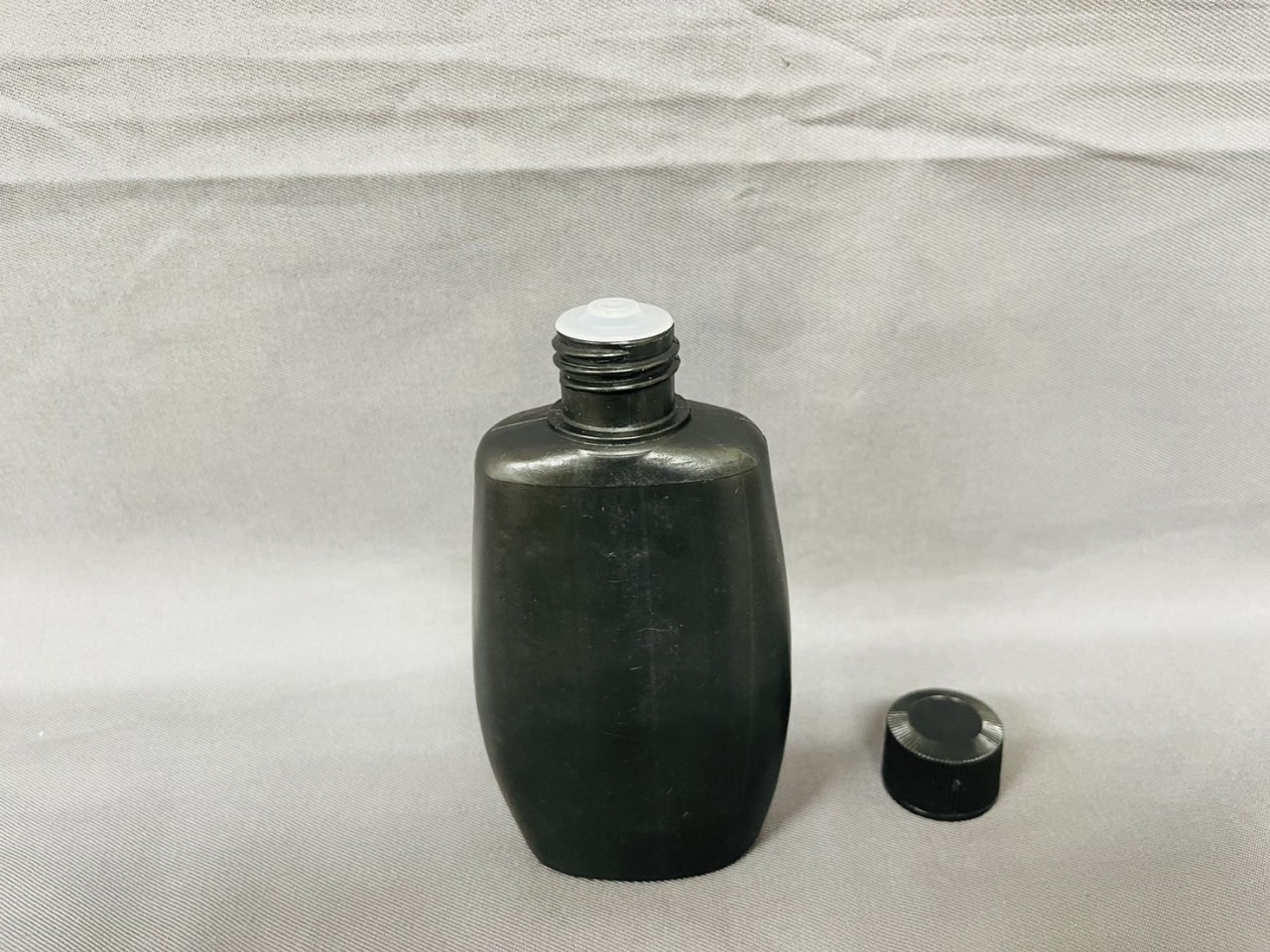 G-50黑色扁型瓶80cc 
